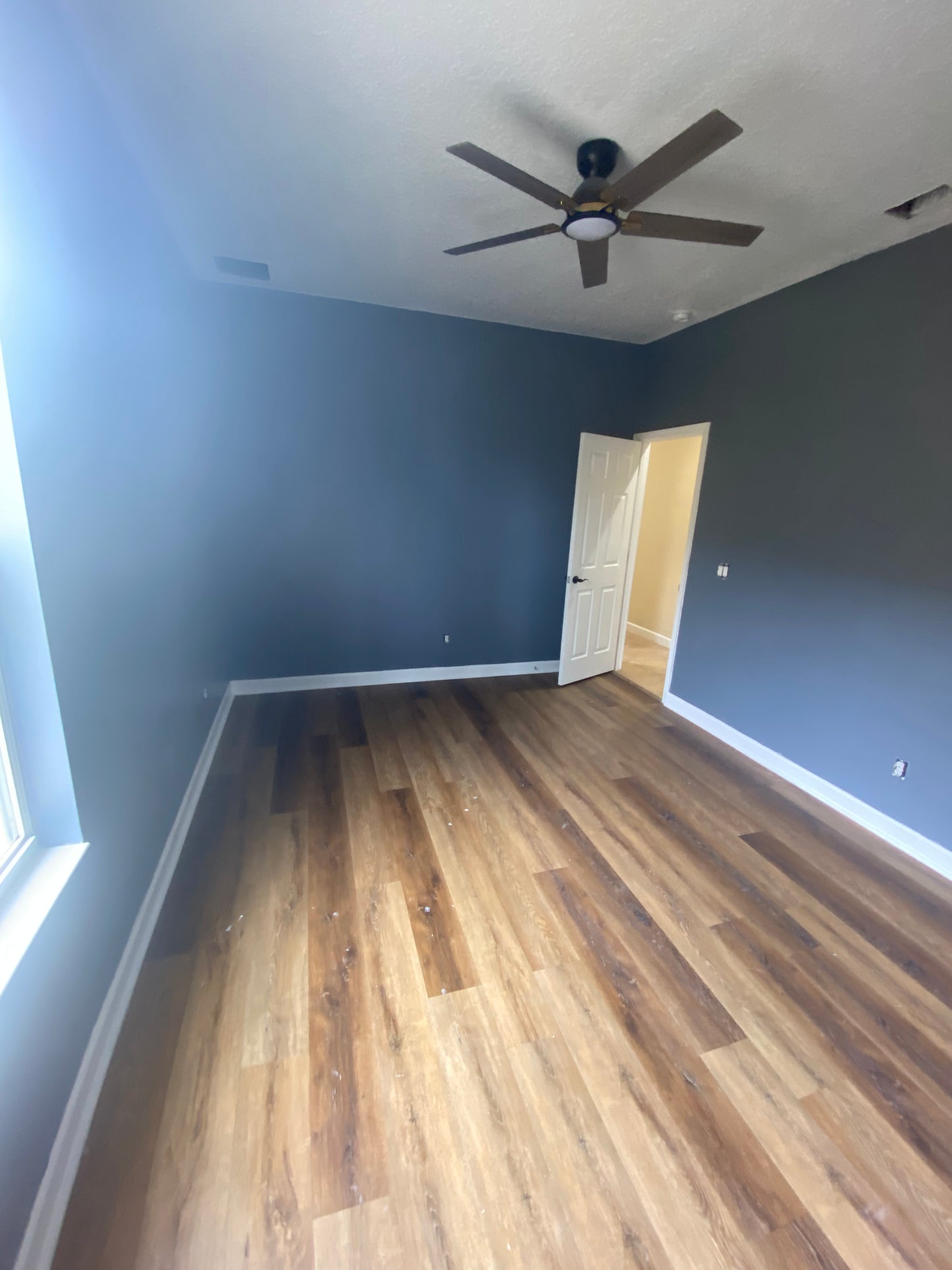 Vinyl flooring